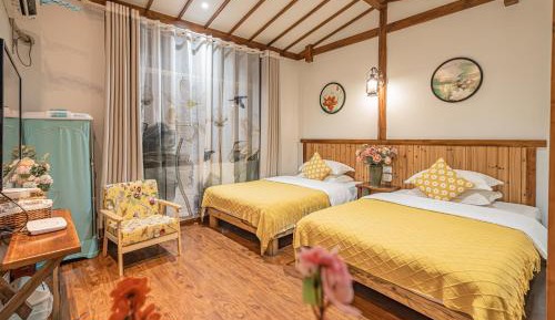 Double or Twin Room with Private Bathroom