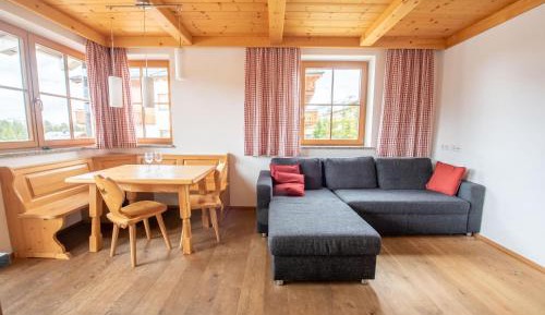 Apartment with Mountain View