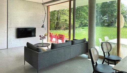 Apartment with Lake View
