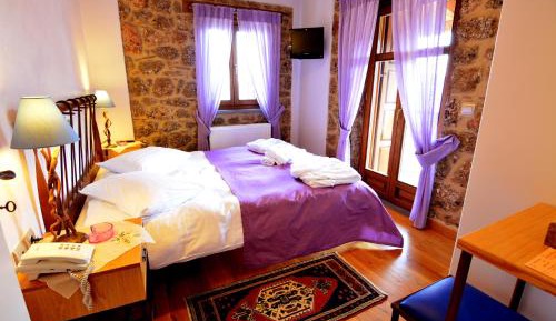  Suite with Spa Bath and Fireplace