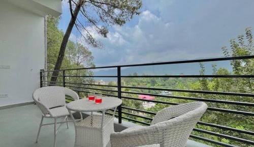 Two-Bedroom Apartment with Mountain View