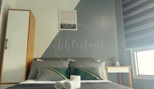 Deluxe One-Bedroom Apartment with City View