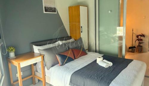 Deluxe One-Bedroom Apartment with City View