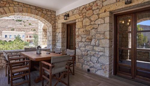 Two-Bedroom Apartment with Balcony and Sea View