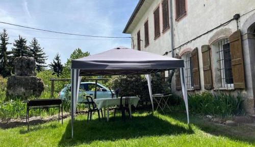 Two-Bedroom Apartment with Mountain View