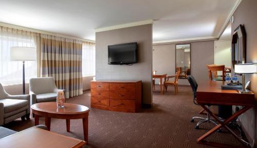 Concierge level, Suite, 1 King or 2 Queen