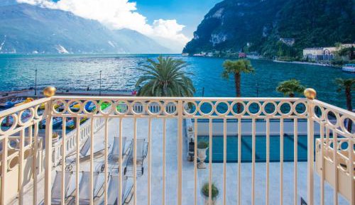 Suite with Lake View