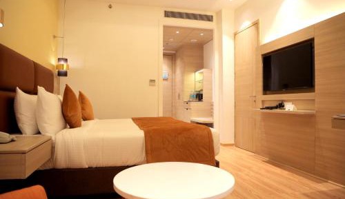 Deluxe King Room - Non-Smoking