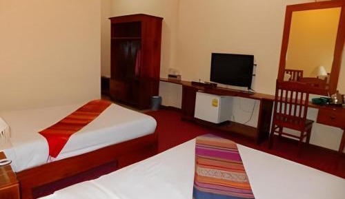 Family Room with Garden View