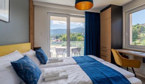 Two-Bedroom Deluxe Apartment with Balcony