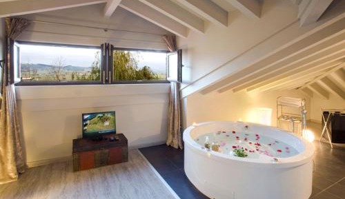 Suite with Spa Bath