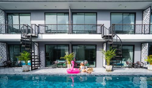 Superior Double or Twin Room with Pool View