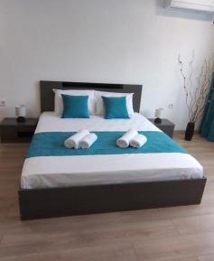 Deluxe Double Room with Shower