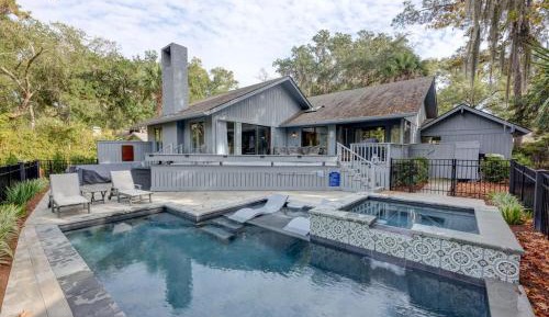 Three-Bedroom Holiday Home 