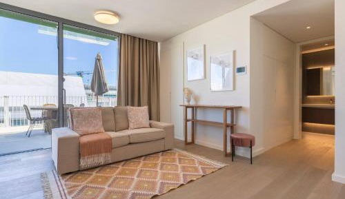 One-Bedroom Apartment with Balcony