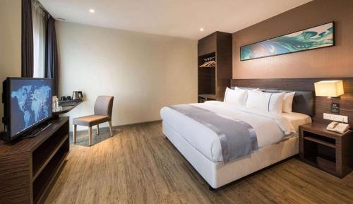 Deluxe King Room - Non-Smoking