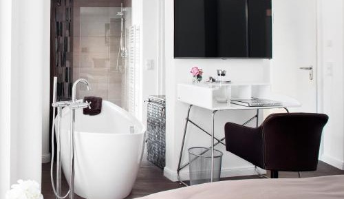 Deluxe Double Room with Bath