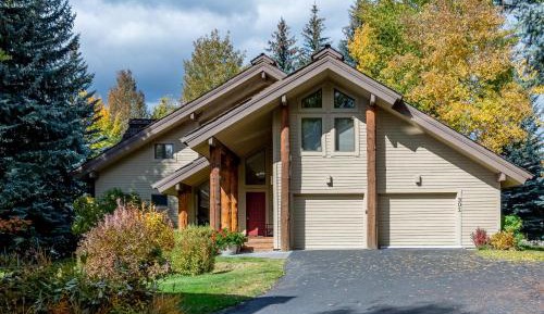 Six-Bedroom Holiday Home