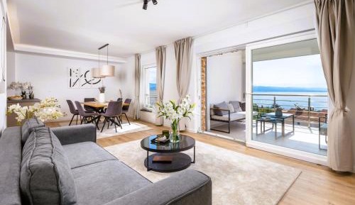 Family Two-Bedroom Apartment with View