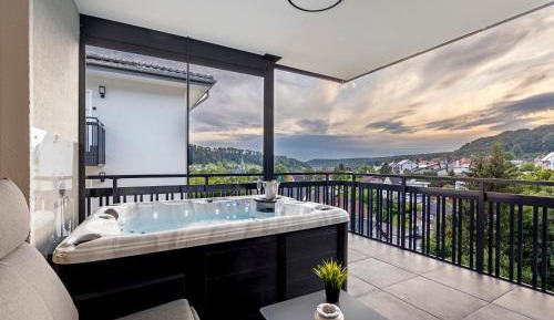 Superior One-Bedroom Apartment with Balcony