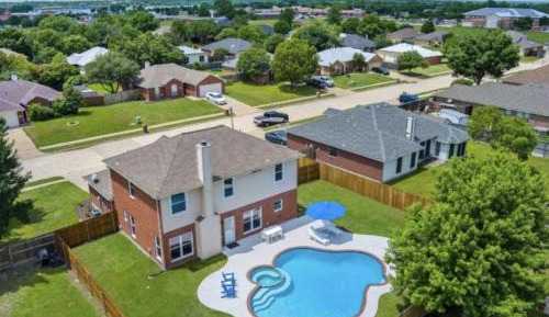 Four-Bedroom Holiday Home