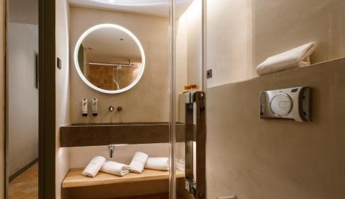 Deluxe Double Room with Balcony and Sea View