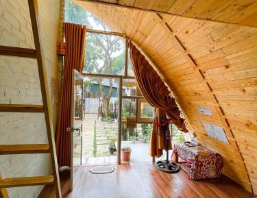 Quadruple Room with Private Bathroom