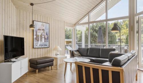 Five-Bedroom Holiday Home