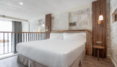 Suite Duplex with Terrace