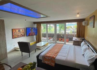 Apartment with Balcony
