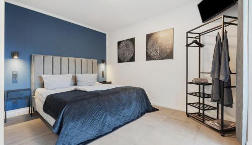 Superior One-Bedroom Apartment with Balcony