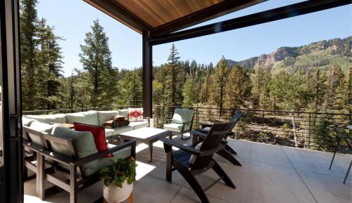 Four-Bedroom Holiday Home