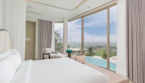 Suite with Private Pool