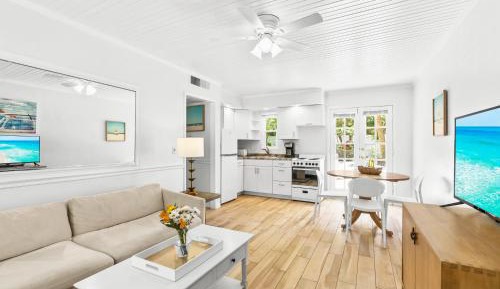 Bungalow - Water Front 