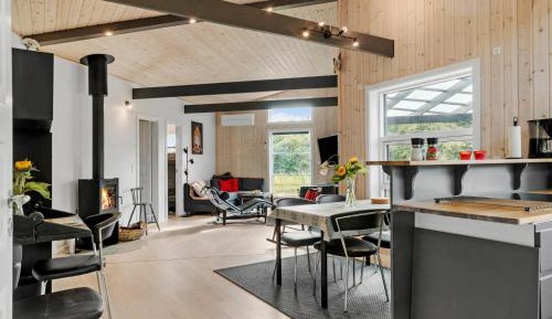 Three-Bedroom Vacation Home 