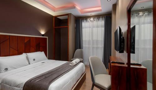 Standard Queen Room