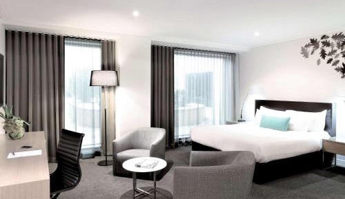 Deluxe King Room with Spa Bath
