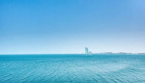 Deluxe One-Bedroom Apartment with Ocean View