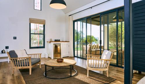 Deluxe King Suite