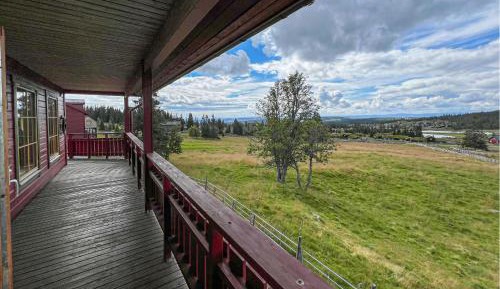 Three-Bedroom Holiday Home 