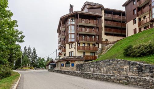 Superior One-Bedroom Apartment with Balcony