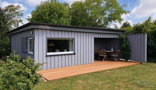 Two-Bedroom Apartment with Shower 