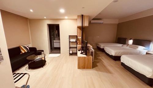 Quadruple Room with Private Bathroom