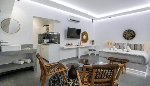 Deluxe Suite with Spa Bath