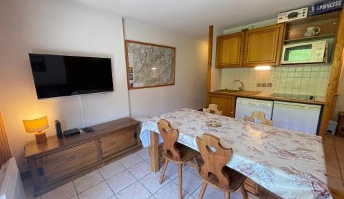 Apartment (6 Adults)