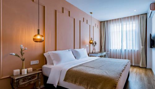 Deluxe Double Room with Shower