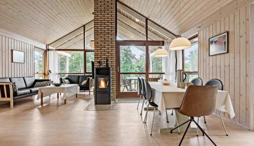 Three-Bedroom Holiday Home 