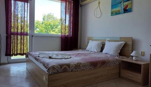 Deluxe Double Room with Side Sea View