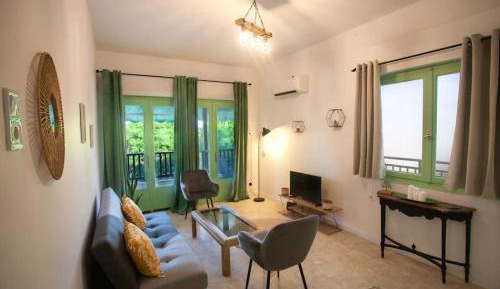 One-Bedroom Apartment - Sea Side