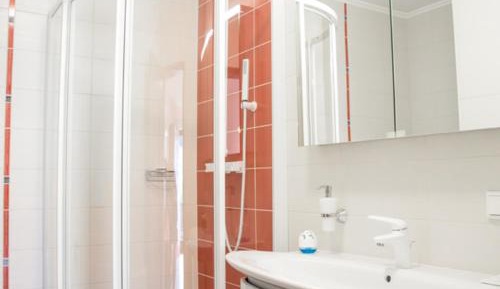 One-Bedroom Apartment with Balcony